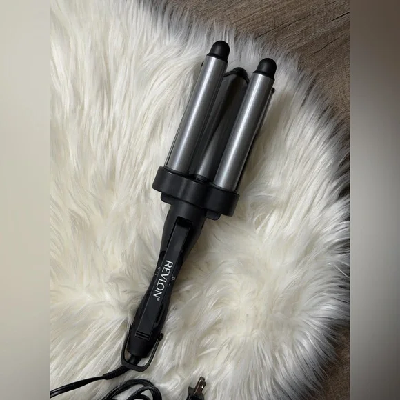 3-Barrel Tourmaline Ceramic Jumbo Waver - Picture 2 of 7